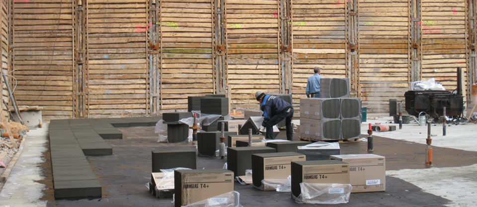 Neubau Sporthalle der Grundschule Rebstock: Dämmung aus Foamglas für die Sohle